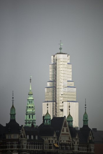 entropia_christiansborg_kontraframe.jpg