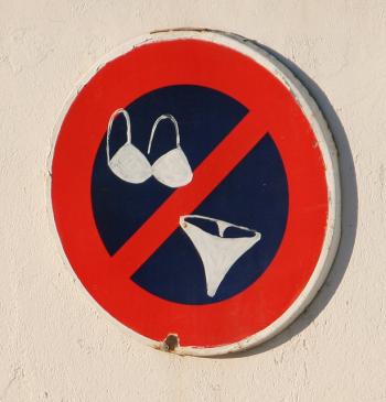 naturistskilt.alesadam.jpg