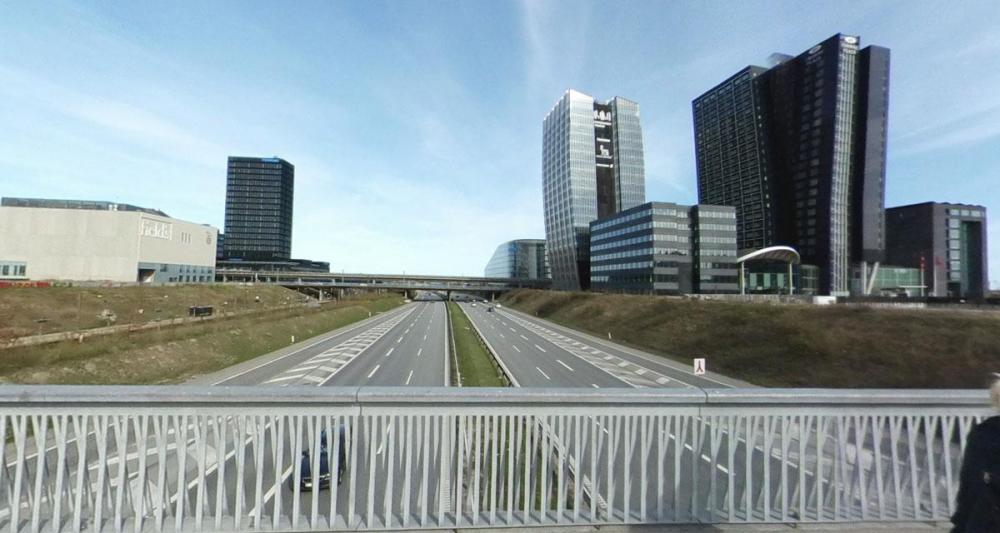 Ørestad City, Øresundsmotorvej, Fields