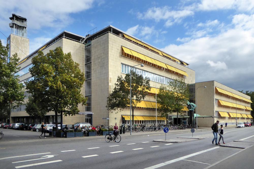 Radiohuset, Forum, Vilhelm Lauritzen