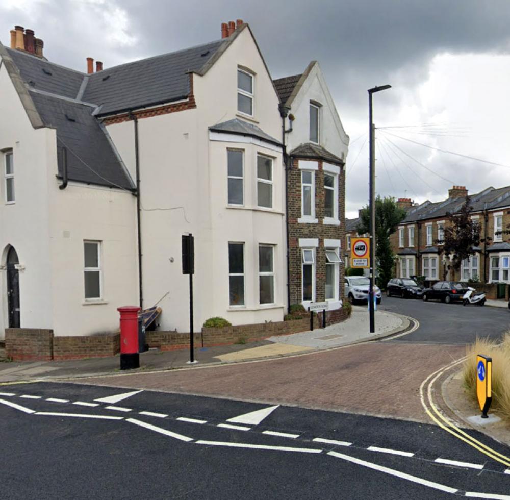 Lodon cycle road