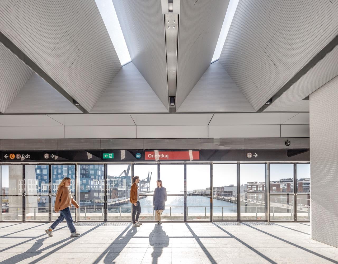 Orientkaj station med udsigt udover Nordhavnen