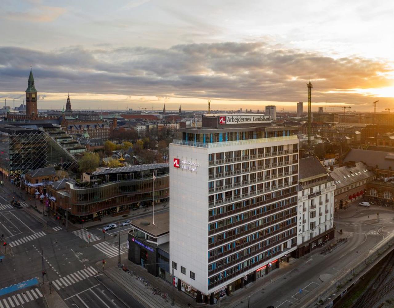Hovedbanen, Hovedbanegården, banegraven, Arbejdernes Landsbank, hotel