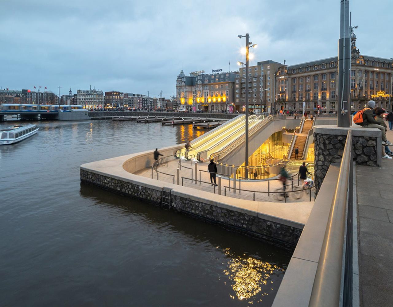 amsterdam cykelkælder kanal