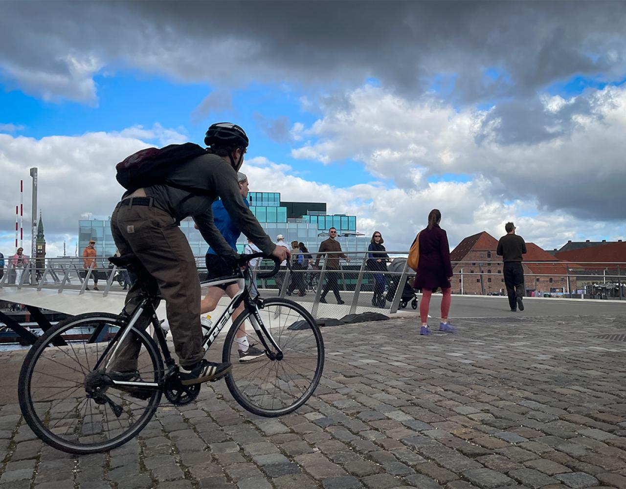 lille langebro cyklist