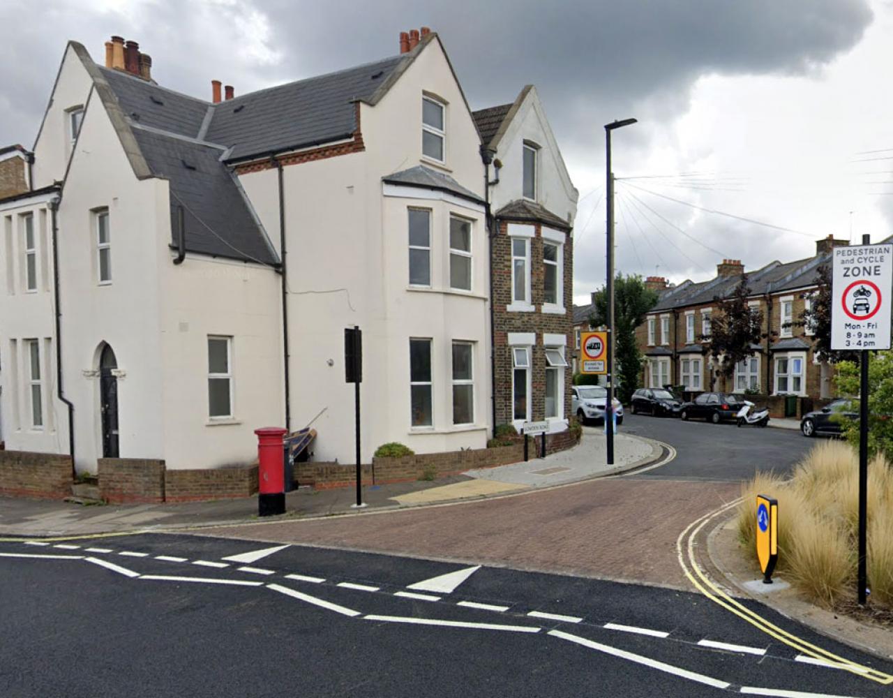 Lodon cycle road