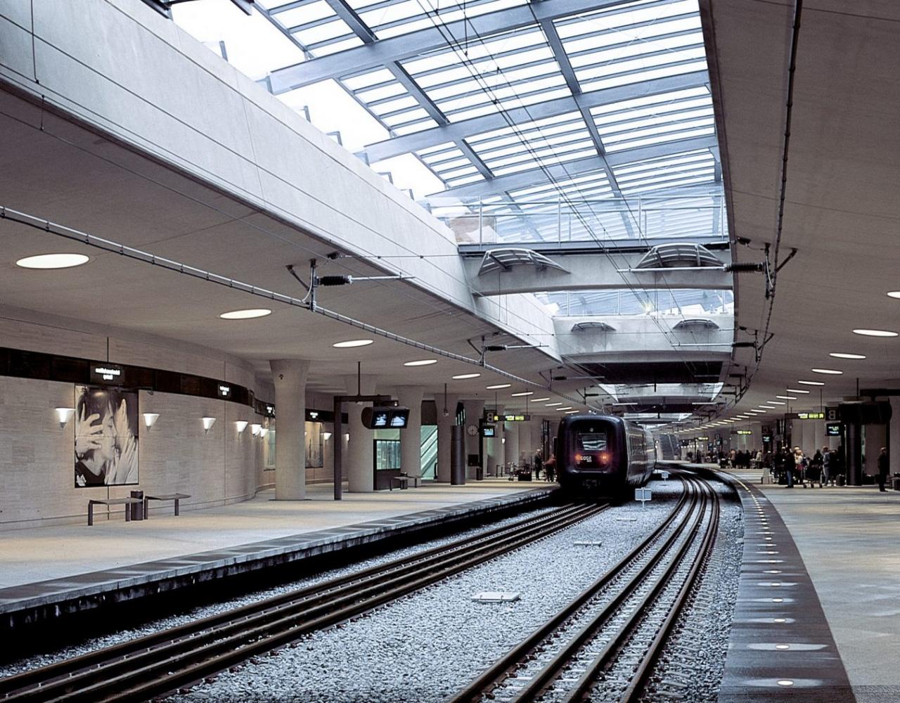 Lufthavn Station, Kastrup, Vilhelm Lauritzen