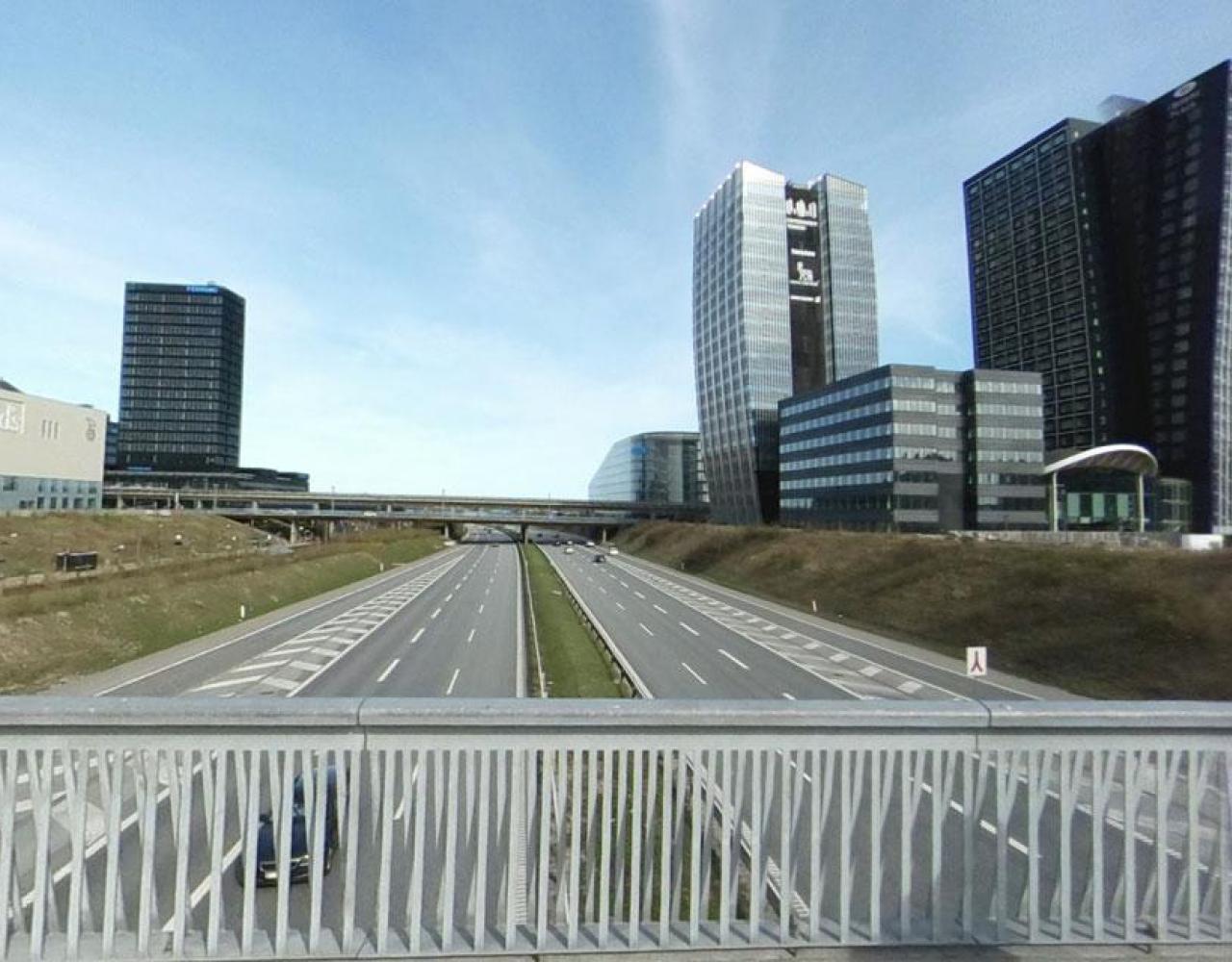 Ørestad City, Øresundsmotorvej, Fields