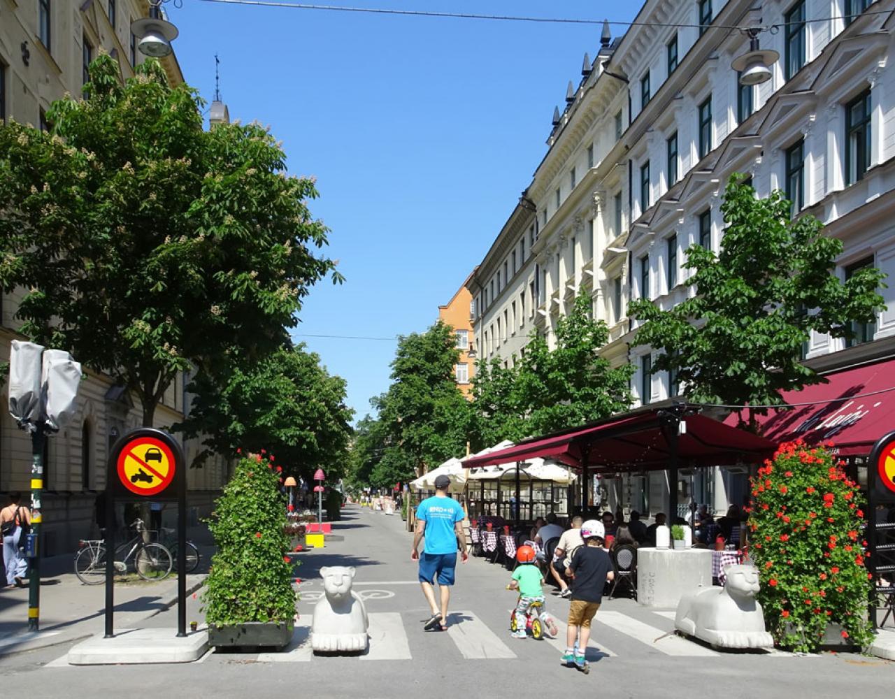 Gågade sommer stockholm