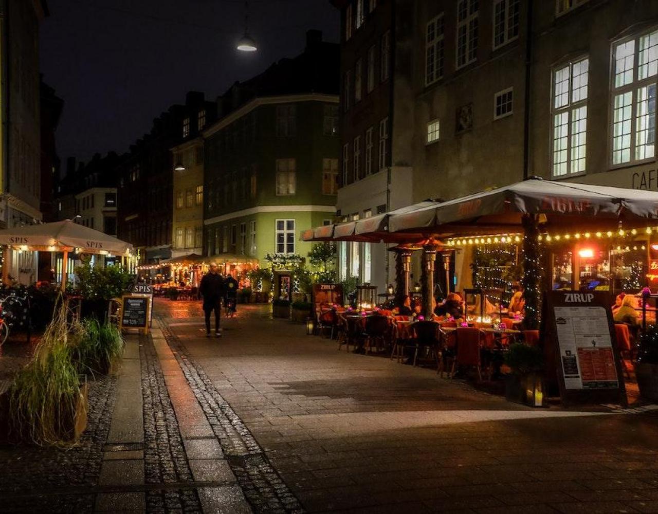 strædet, udeservering, natteliv