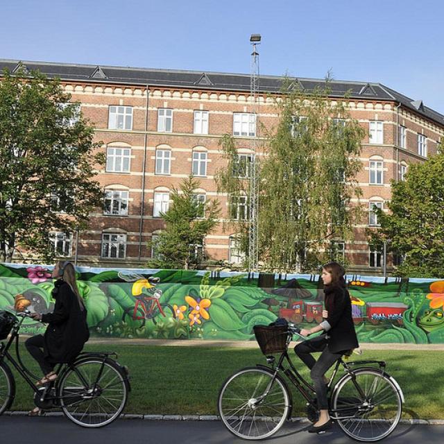 Byens Hegn, Nuuks Plads, 'Cykkelmyggen Egon' af Peter Skensved og co i samarbejde med Østre Gasværk Teater, 2012