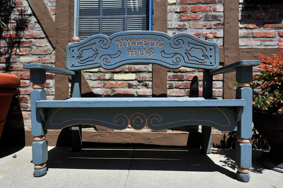 Solvang bench hygge